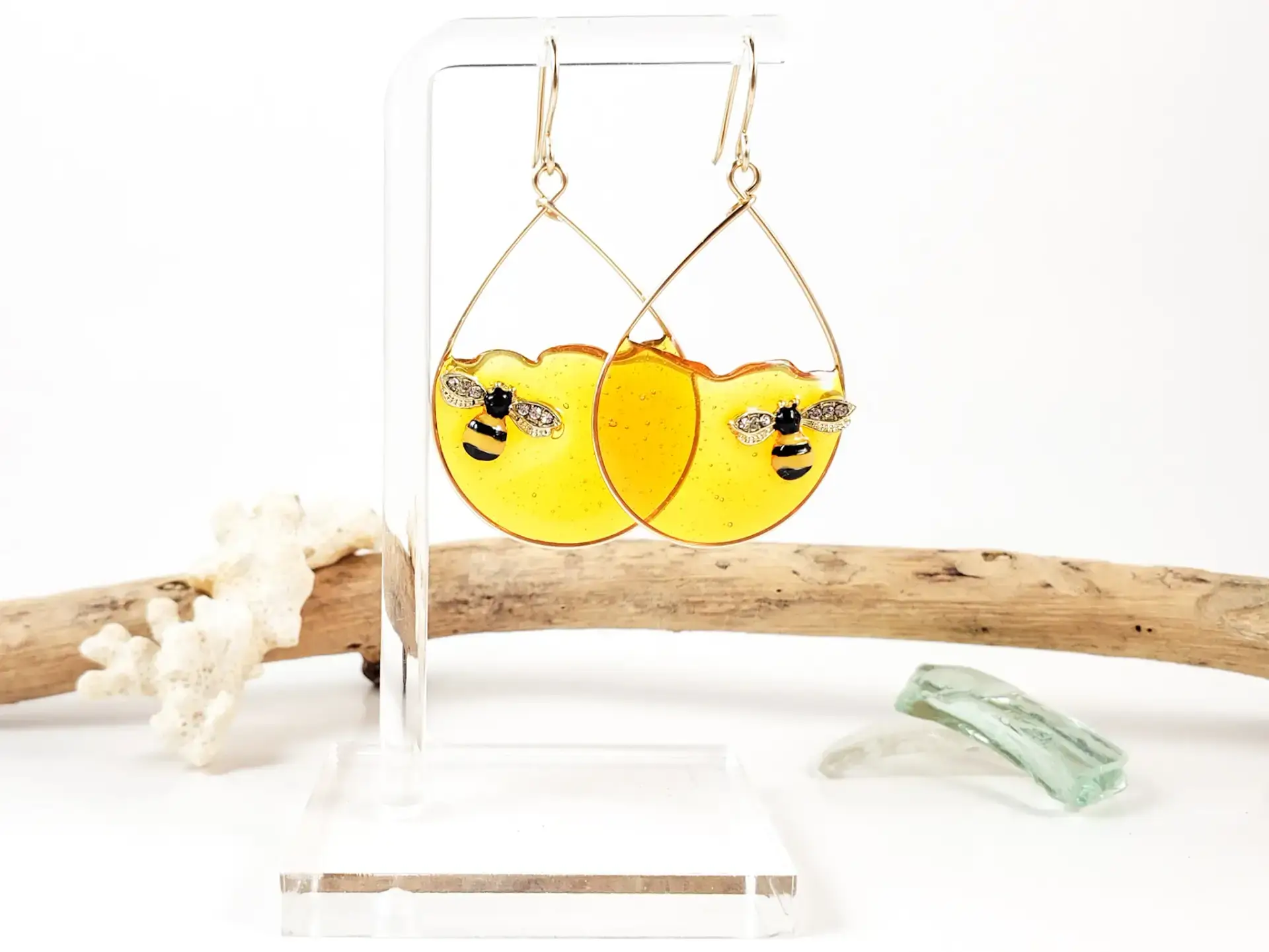 Honeybee earrings and necklace - Image 4