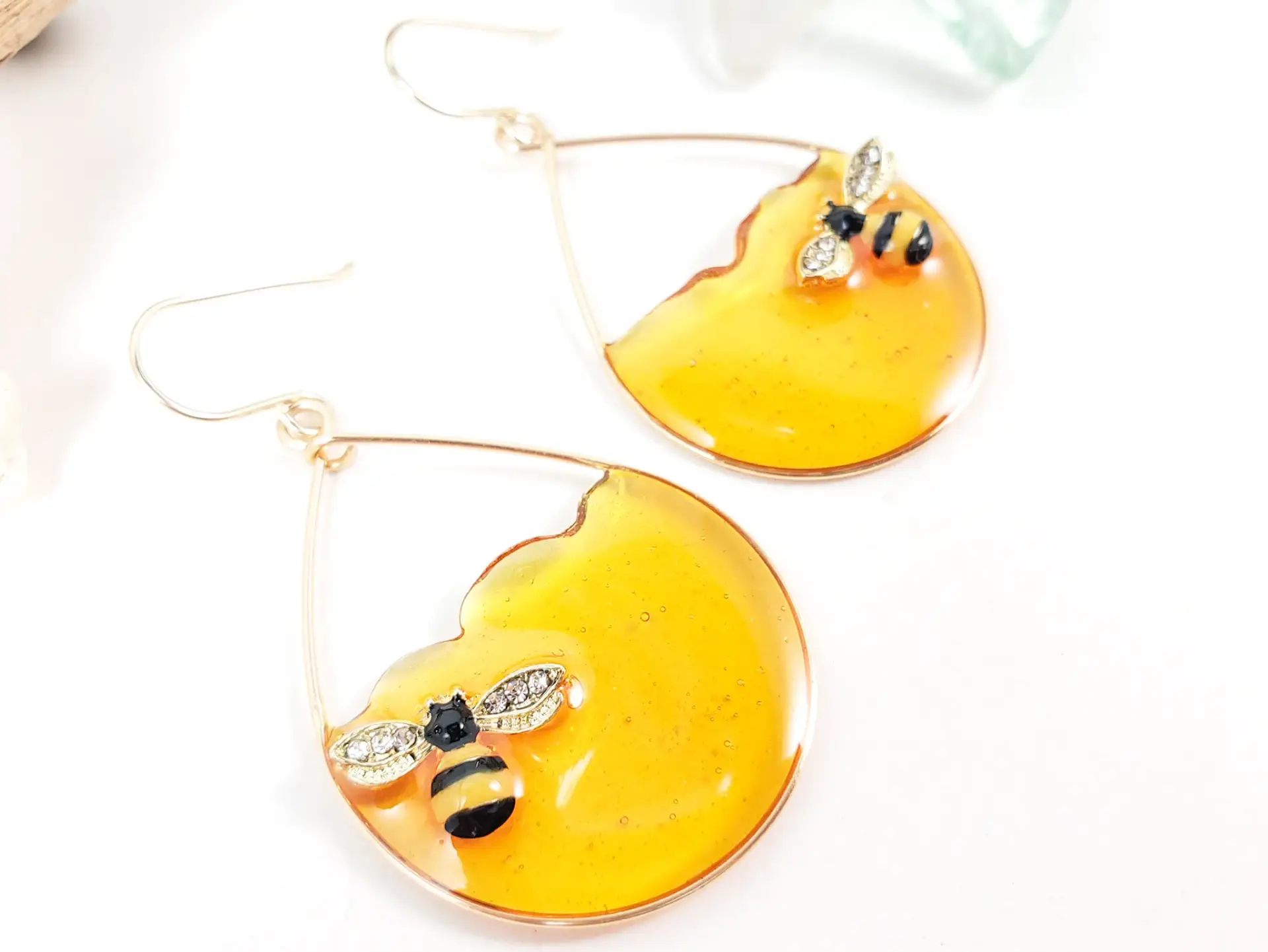 Honeybee earrings and necklace - Image 5