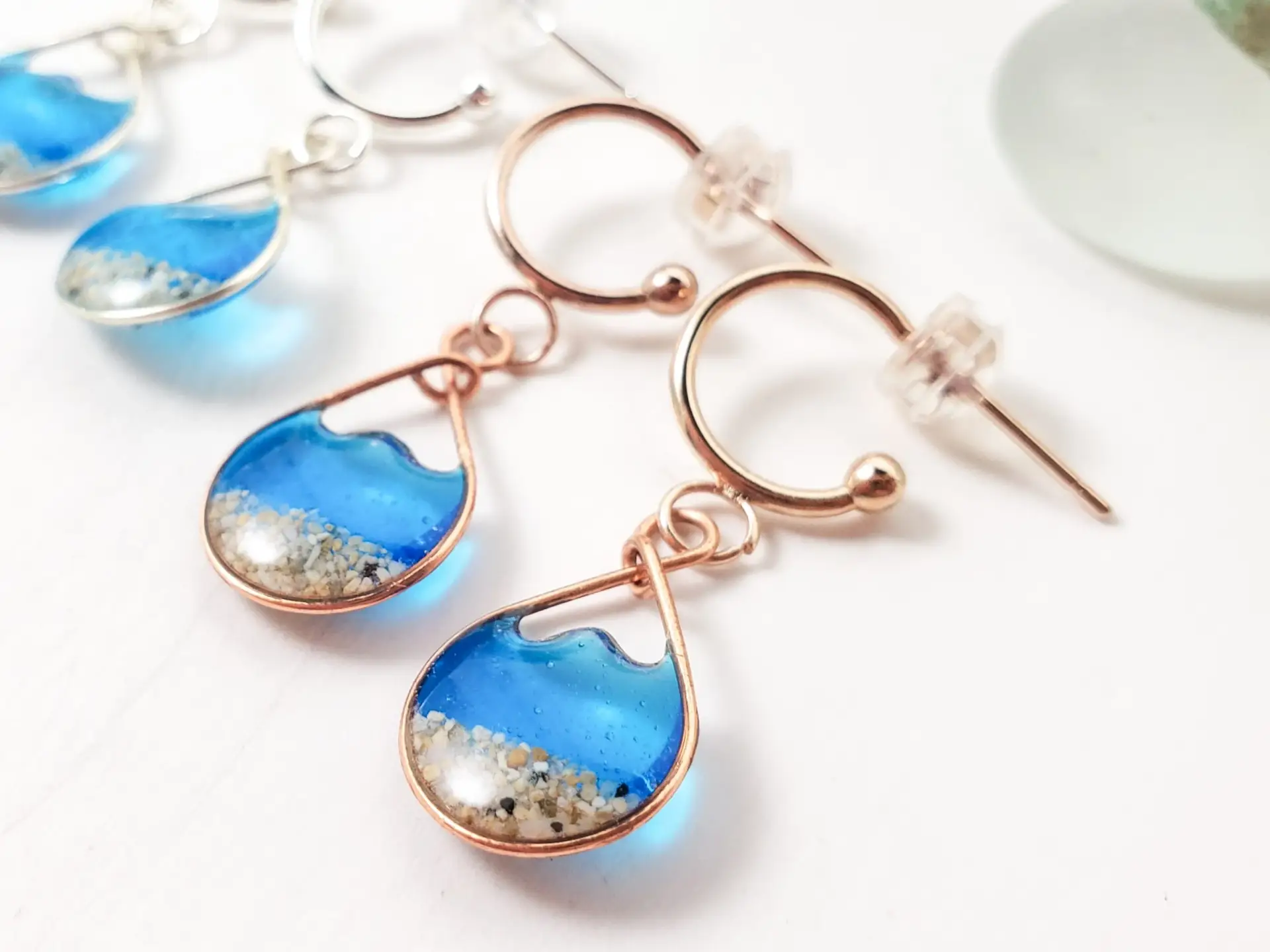 Marine blue water sand mini hoop earrings