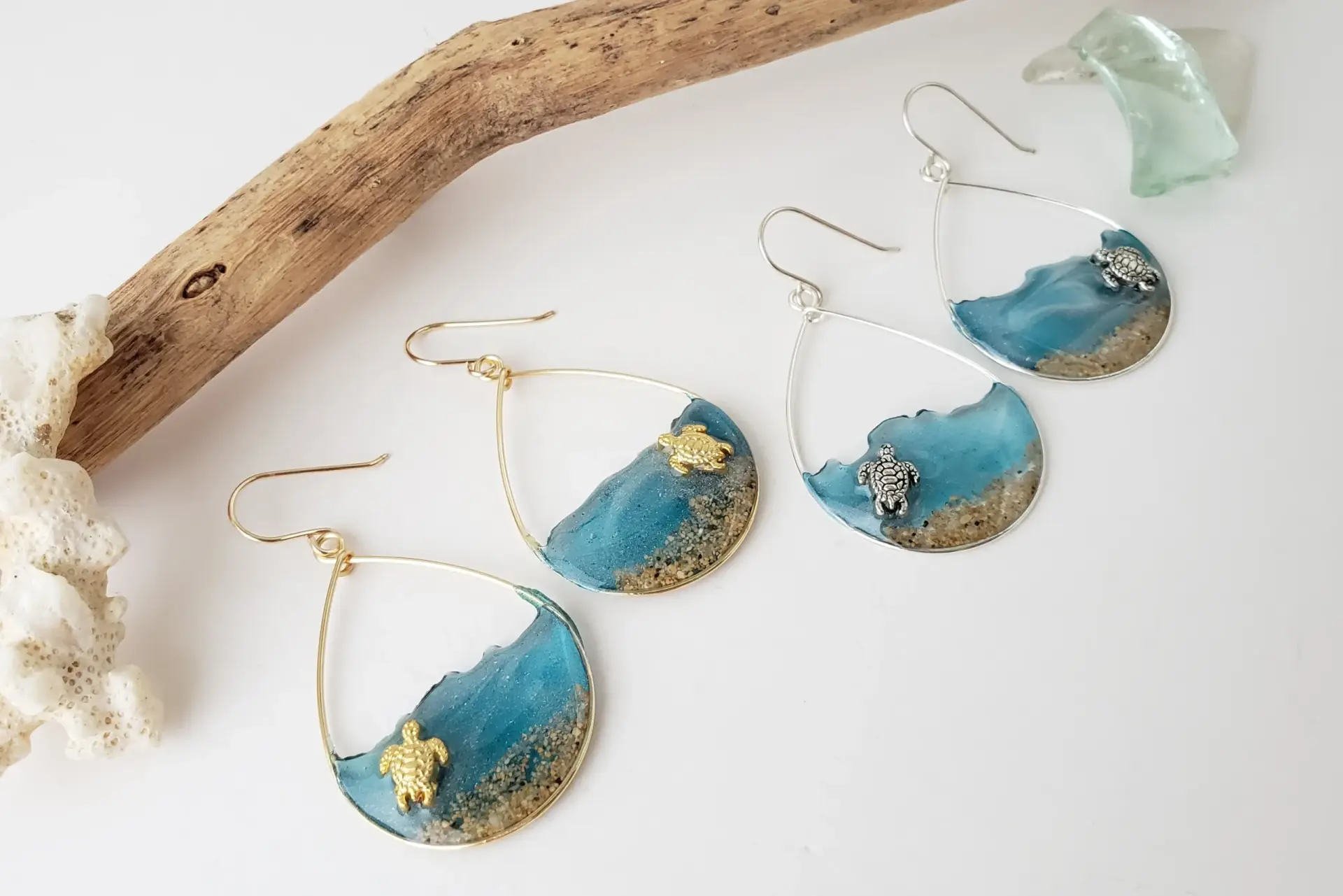 Baby turtle water sand earrings and necklace - Image 3
