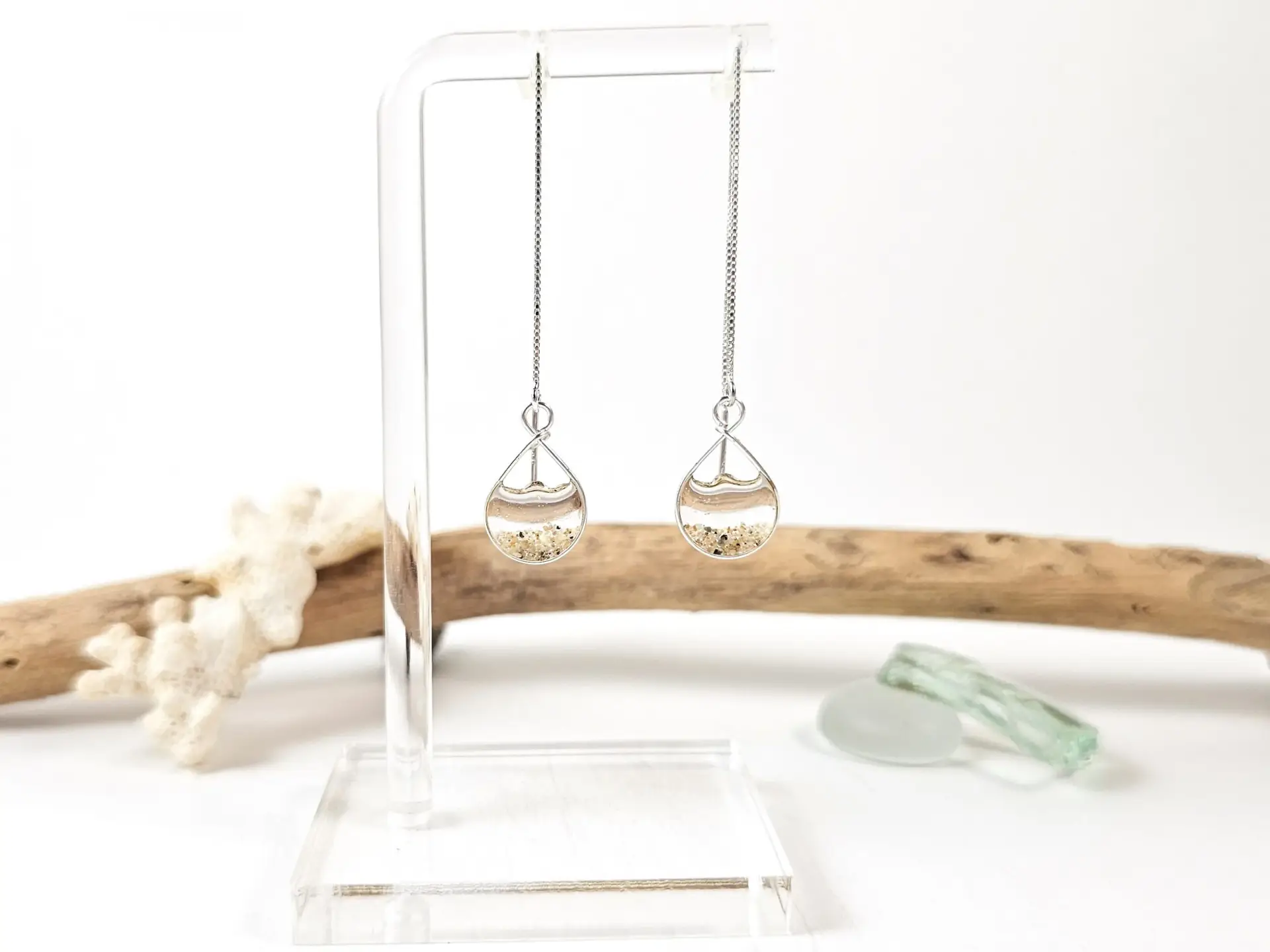 Clear water and sand threader earrings - Image 3