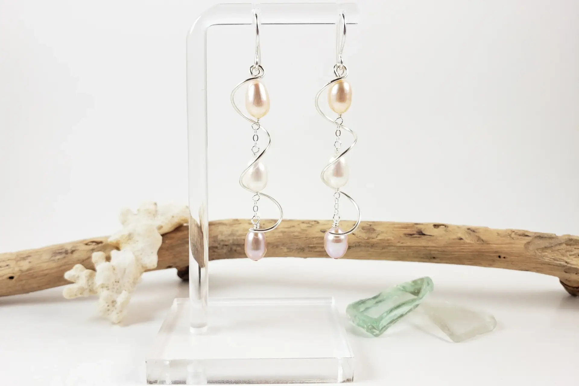 Freshwater pearl spiral earrings - Image 3