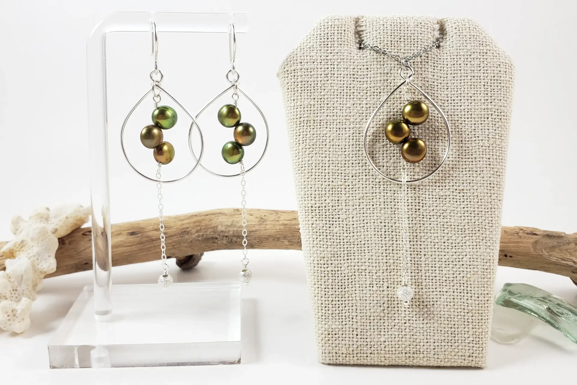 Olive green zig zag pearl earrings and necklace in silver and gold - Image 2