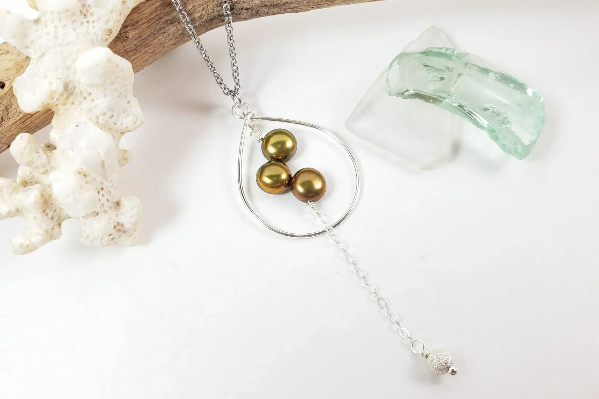 Olive green zig zag pearl earrings and necklace in silver and gold - Image 7