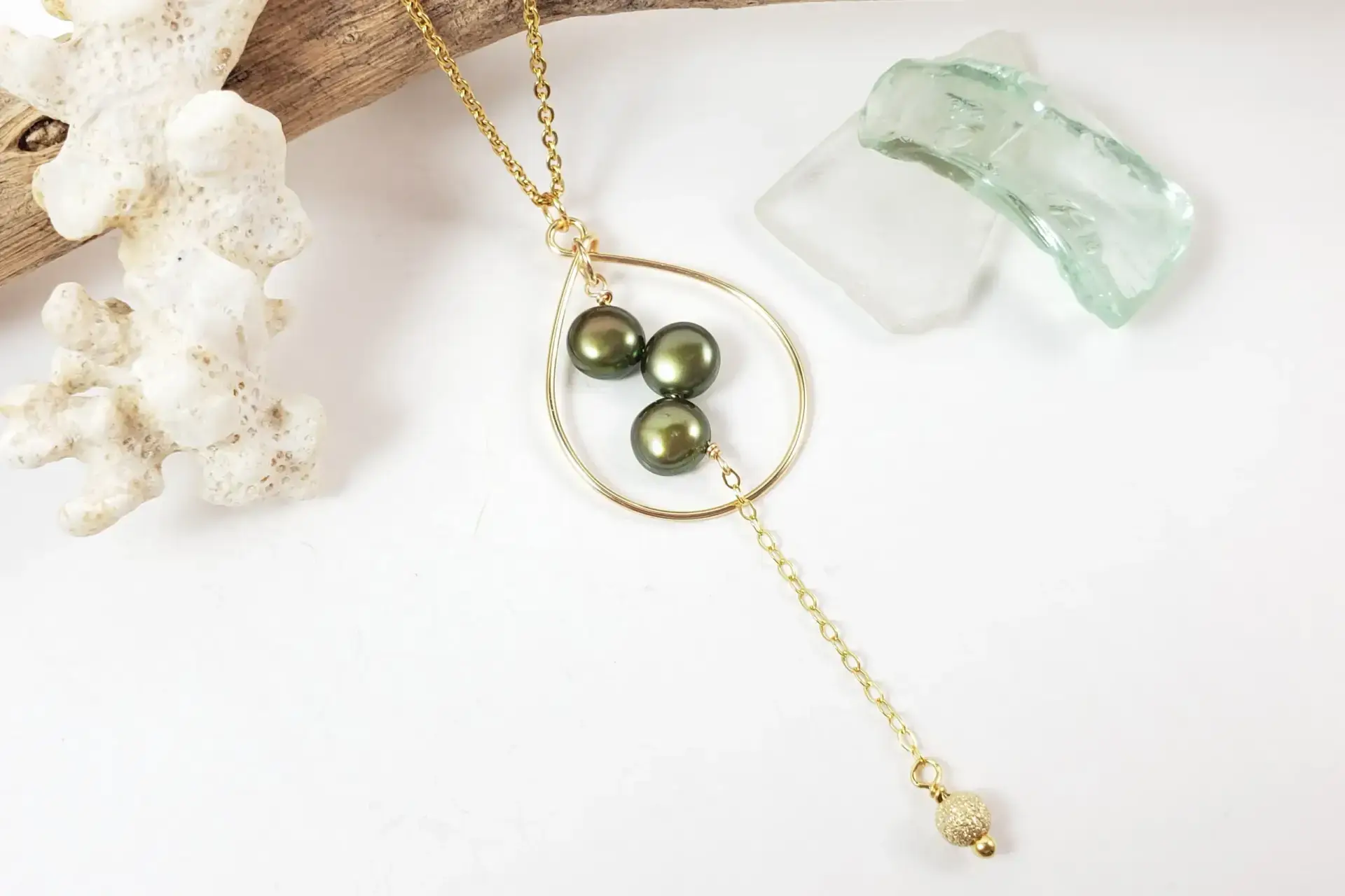 Olive green zig zag pearl earrings and necklace in silver and gold - Image 4