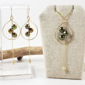 Olive green zig zag pearl earrings and necklace in silver and gold