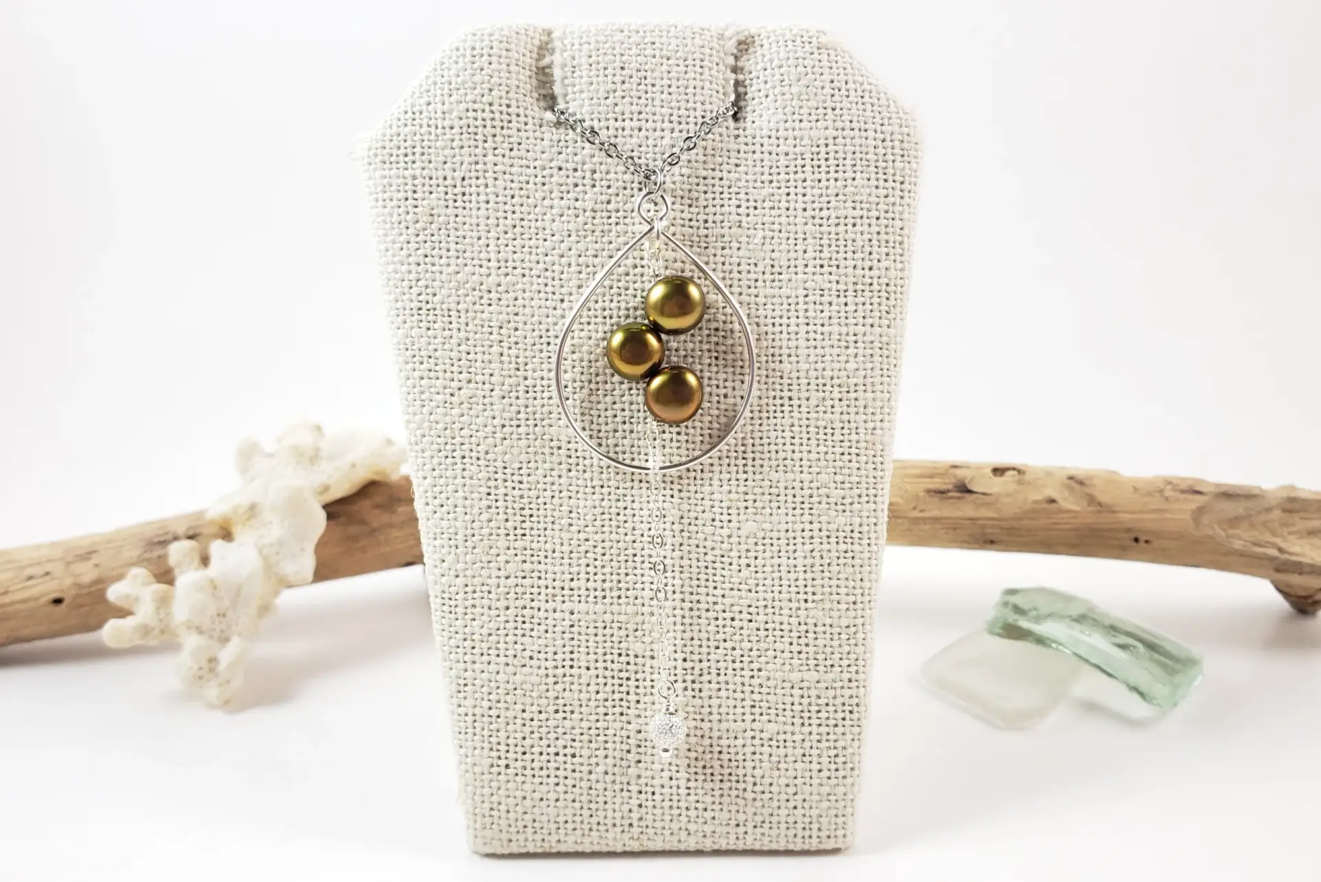 Olive green zig zag pearl earrings and necklace in silver and gold - Image 8