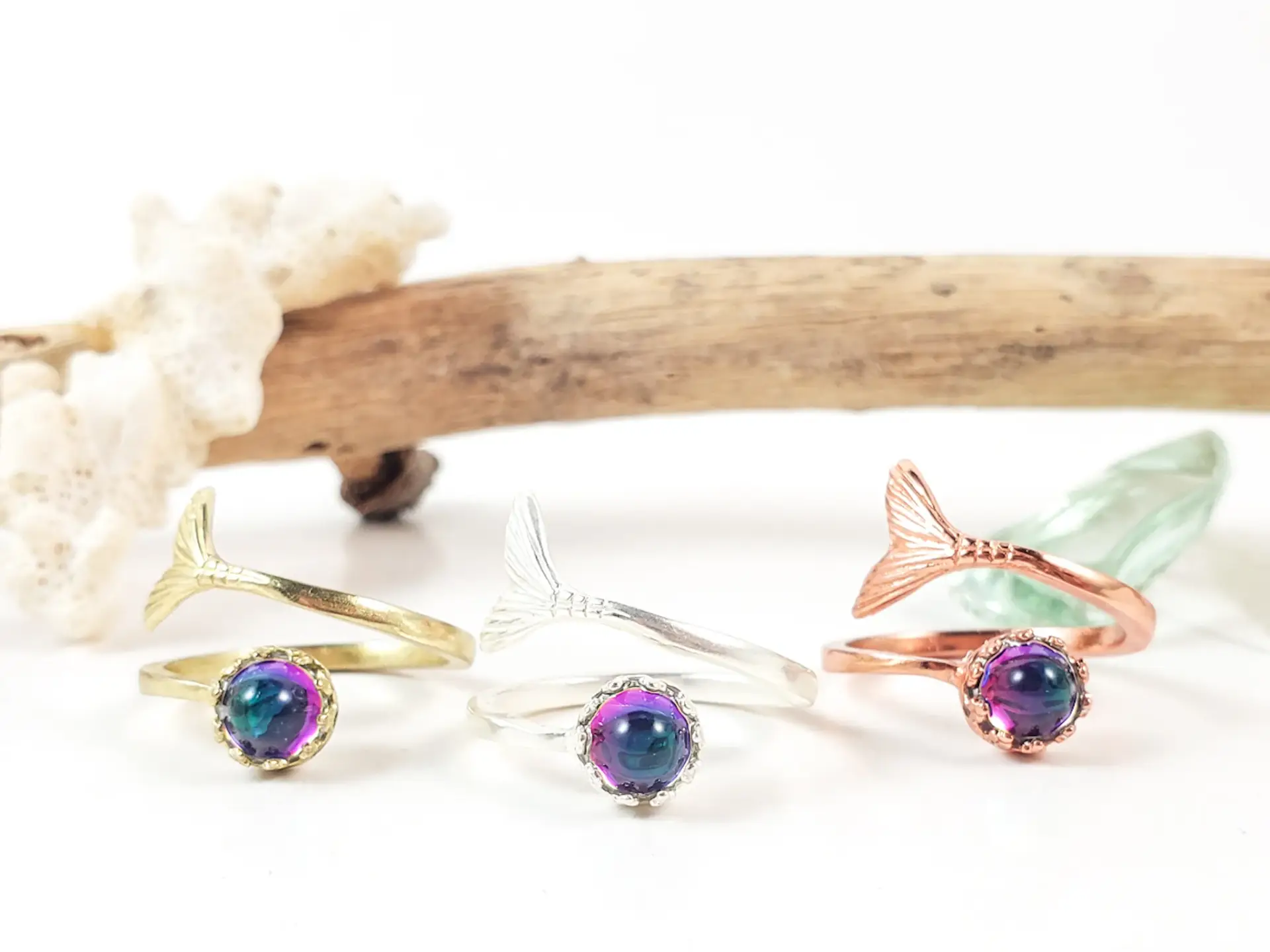 Color shift glass mermaid tail ring