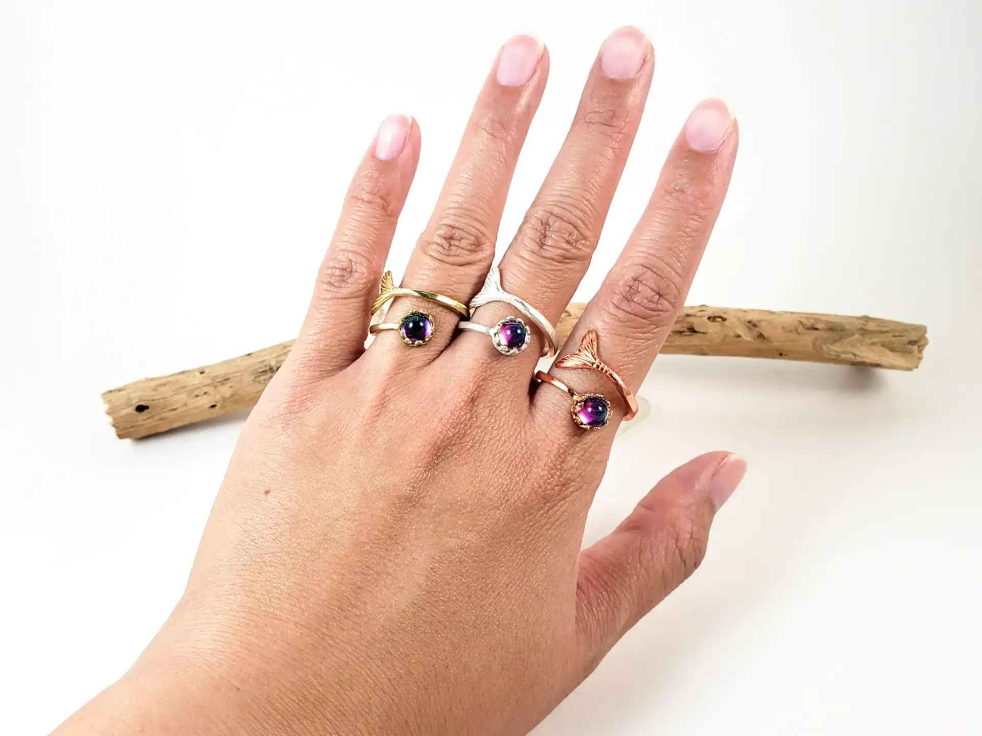 Color shift glass mermaid tail ring - Image 3
