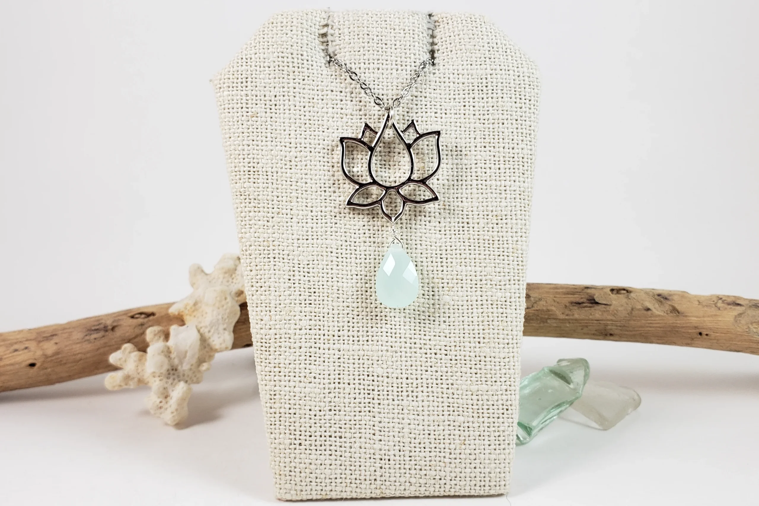 Large lotus earrings and necklace - Image 10