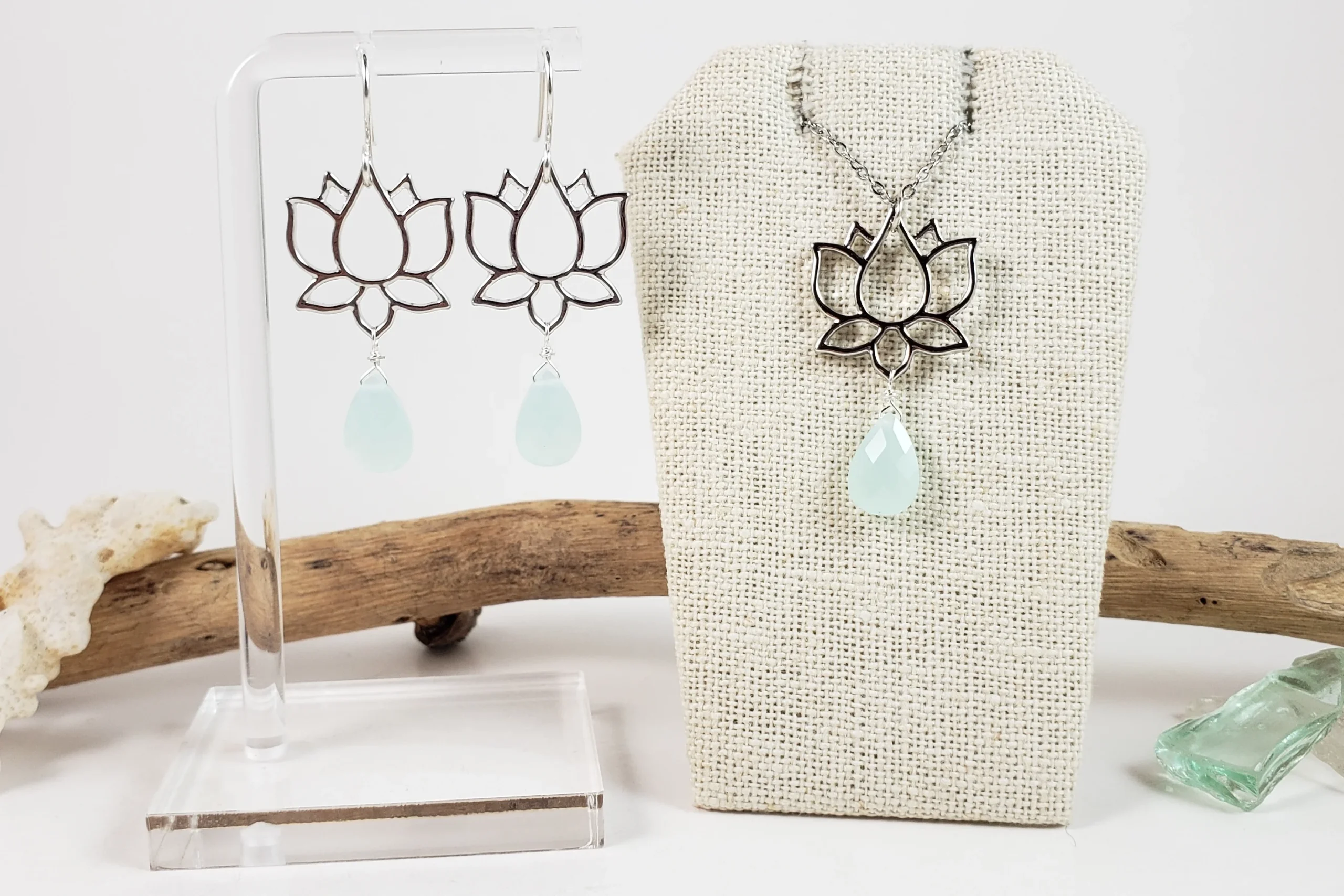 Large lotus earrings and necklace - Image 9