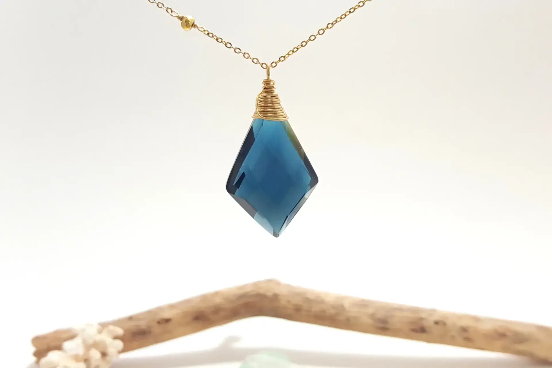 London blue glass rhombus necklace - Image 3