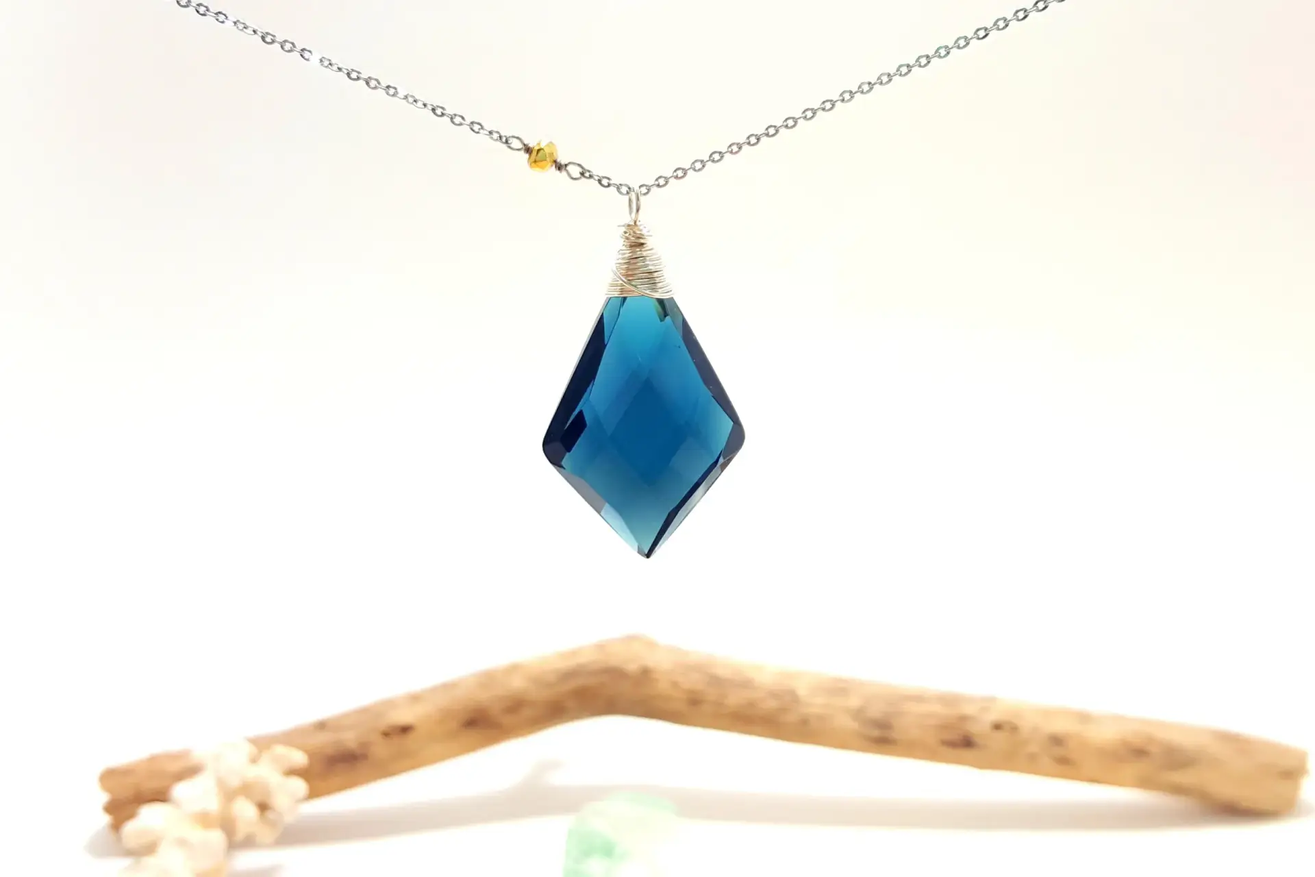 London blue glass rhombus necklace - Image 4