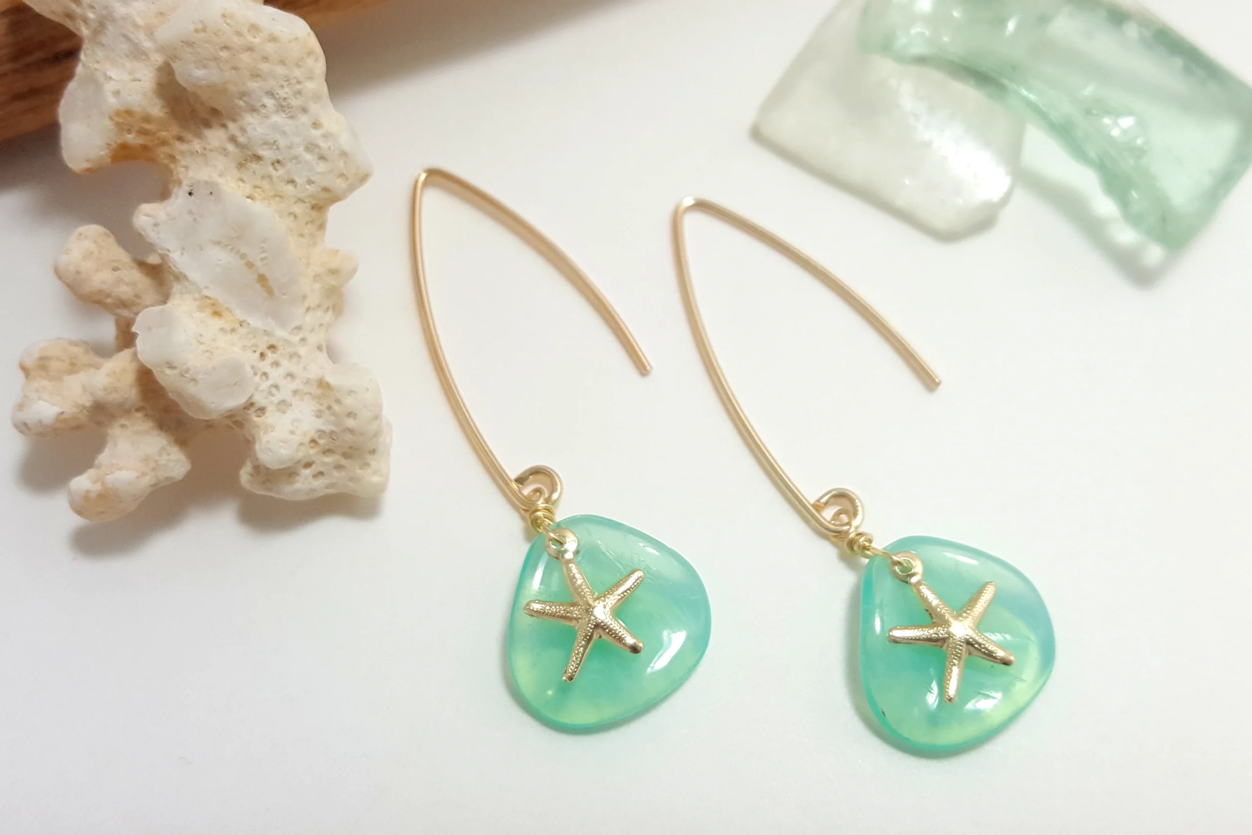 Glass petal and starfish earrings and necklace - Image 6