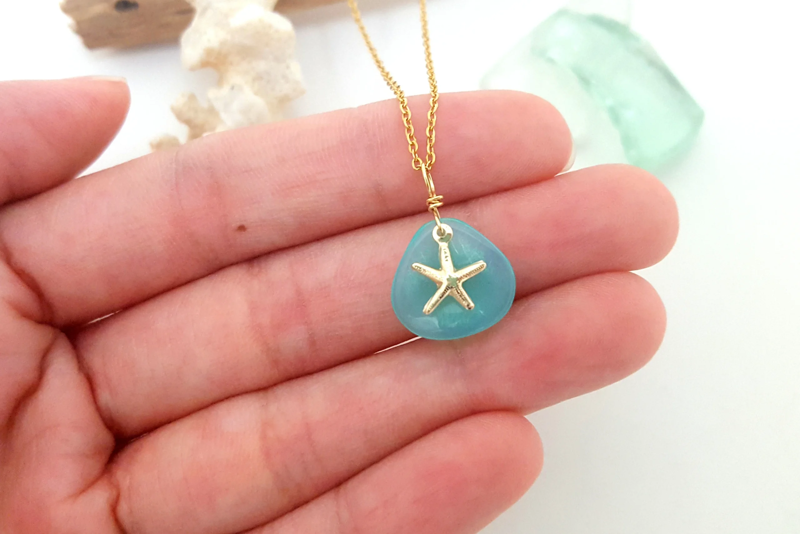Glass petal and starfish earrings and necklace - Image 4