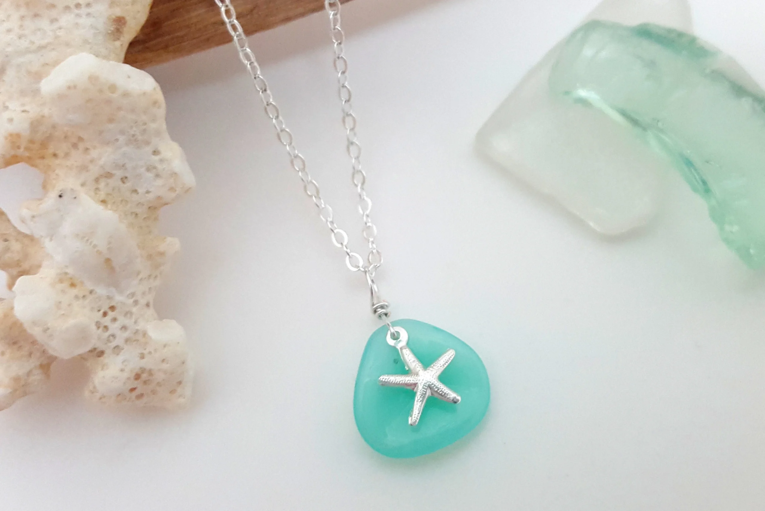 Glass petal and starfish earrings and necklace - Image 3