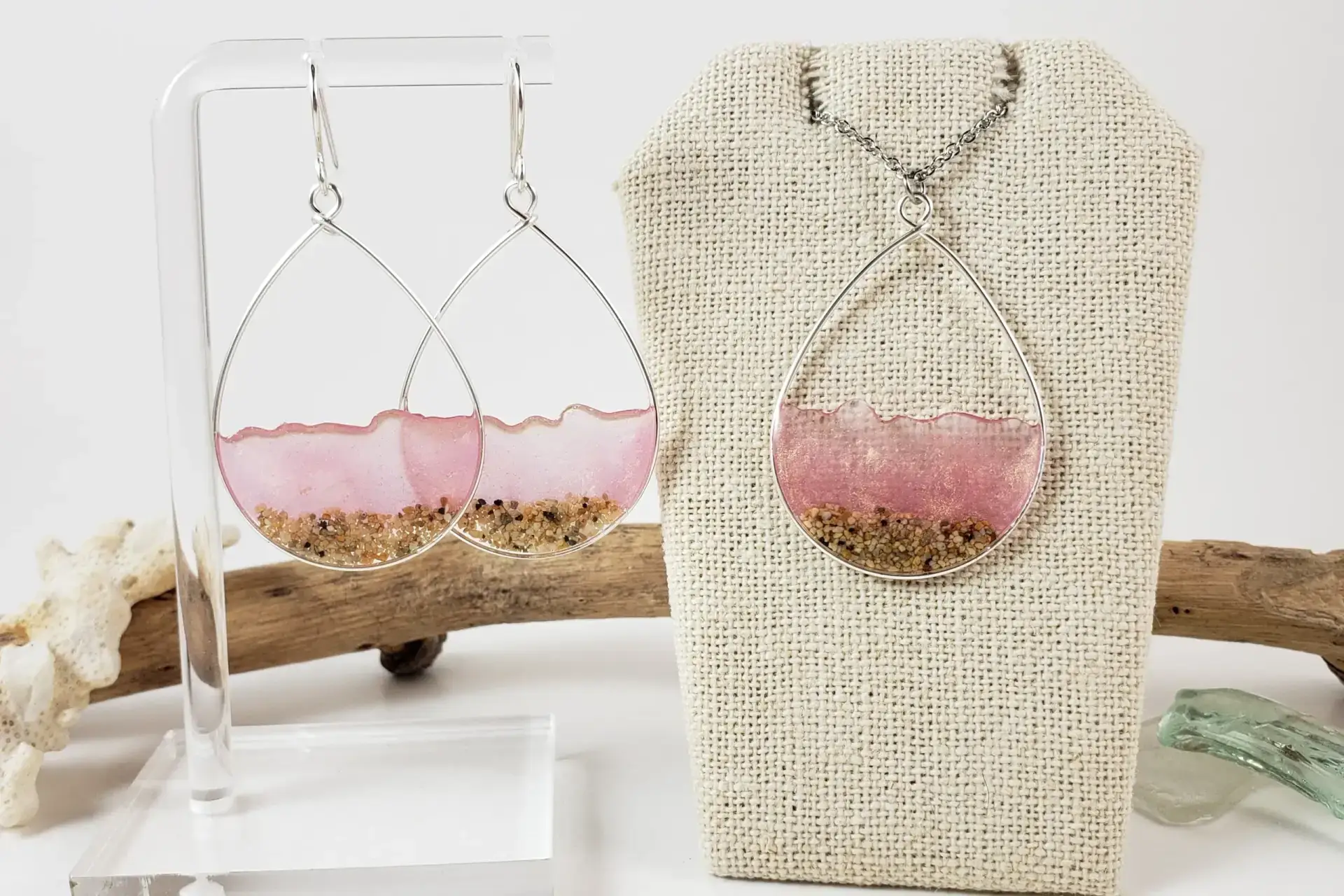 Rose gold water and sand earrings and necklace - Image 7