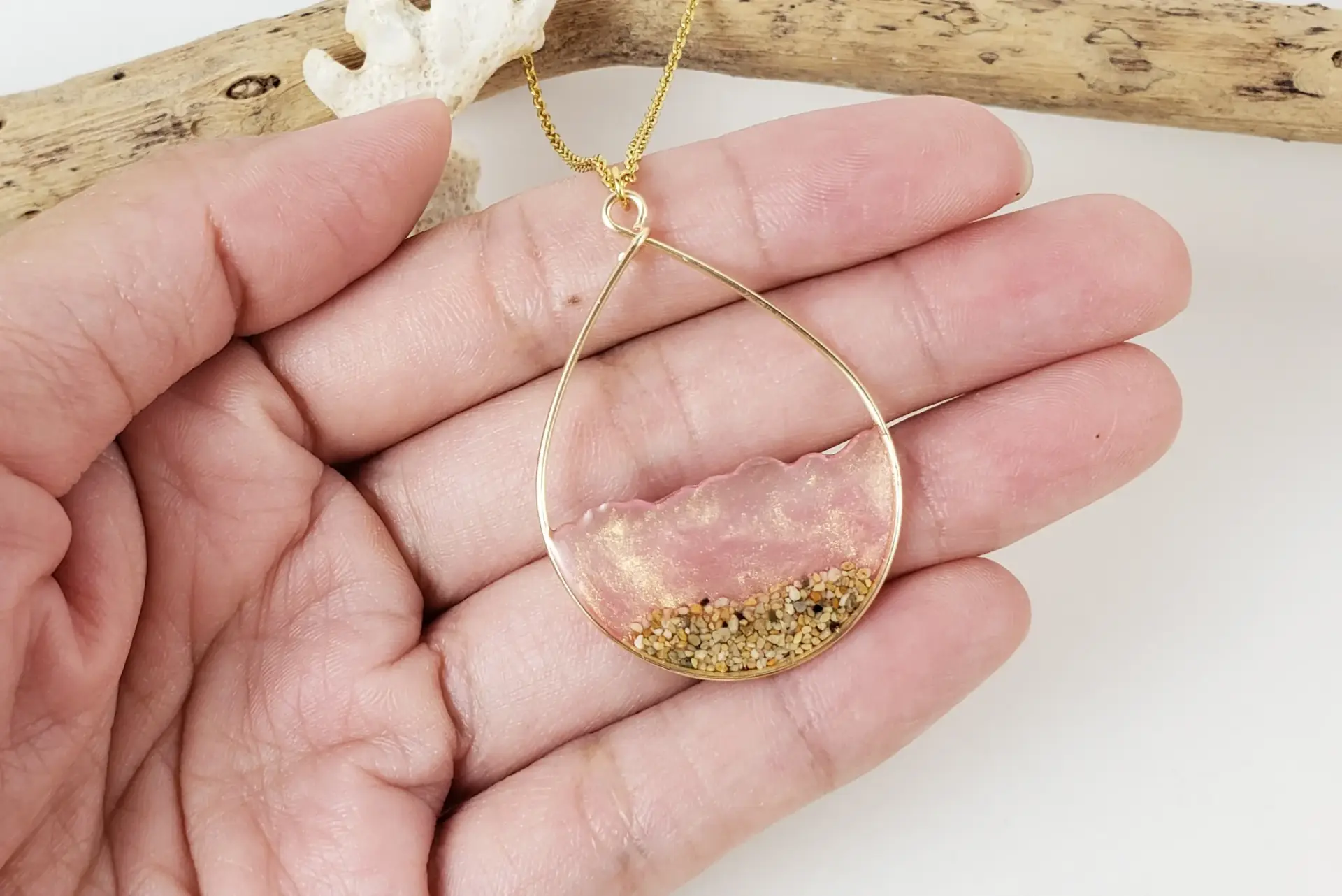 Rose gold water and sand earrings and necklace - Image 5