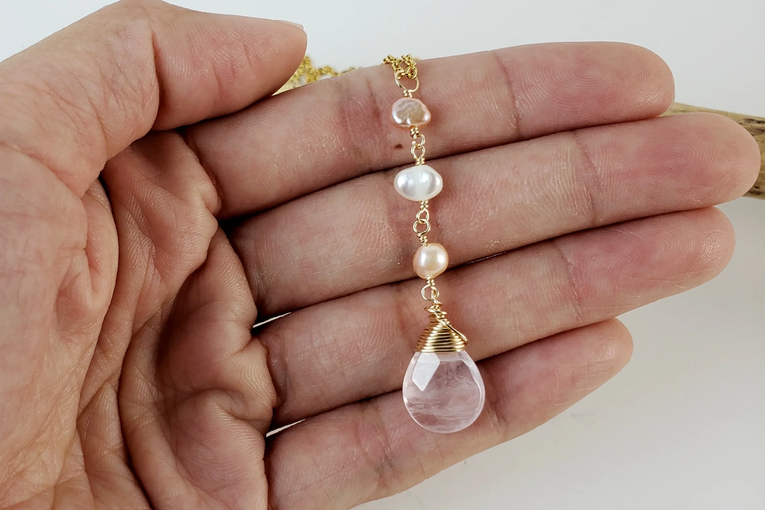 Rose quartz and freshwater pearls earring and necklace - Image 2
