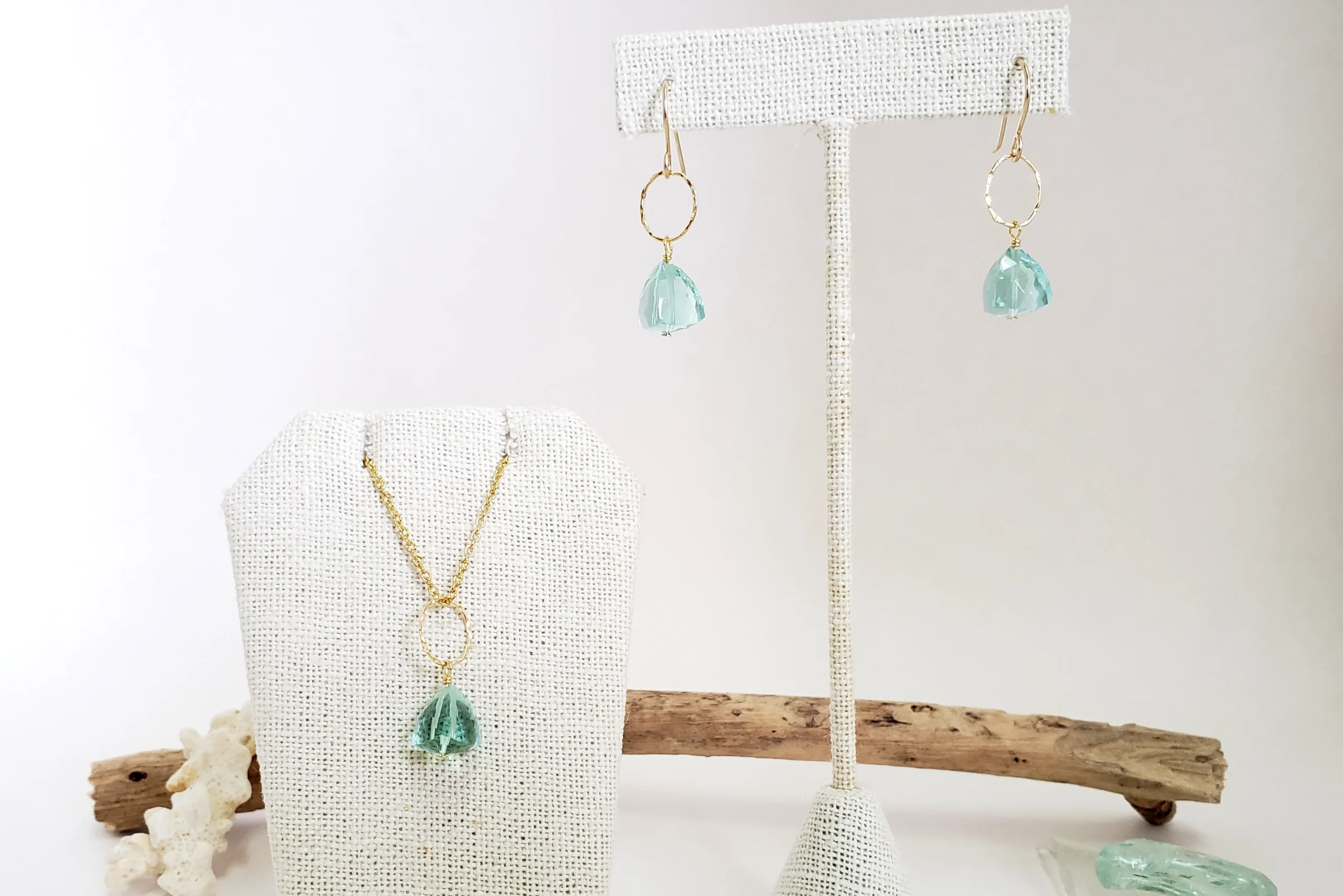 Sea green trillion earring and necklace - Image 13