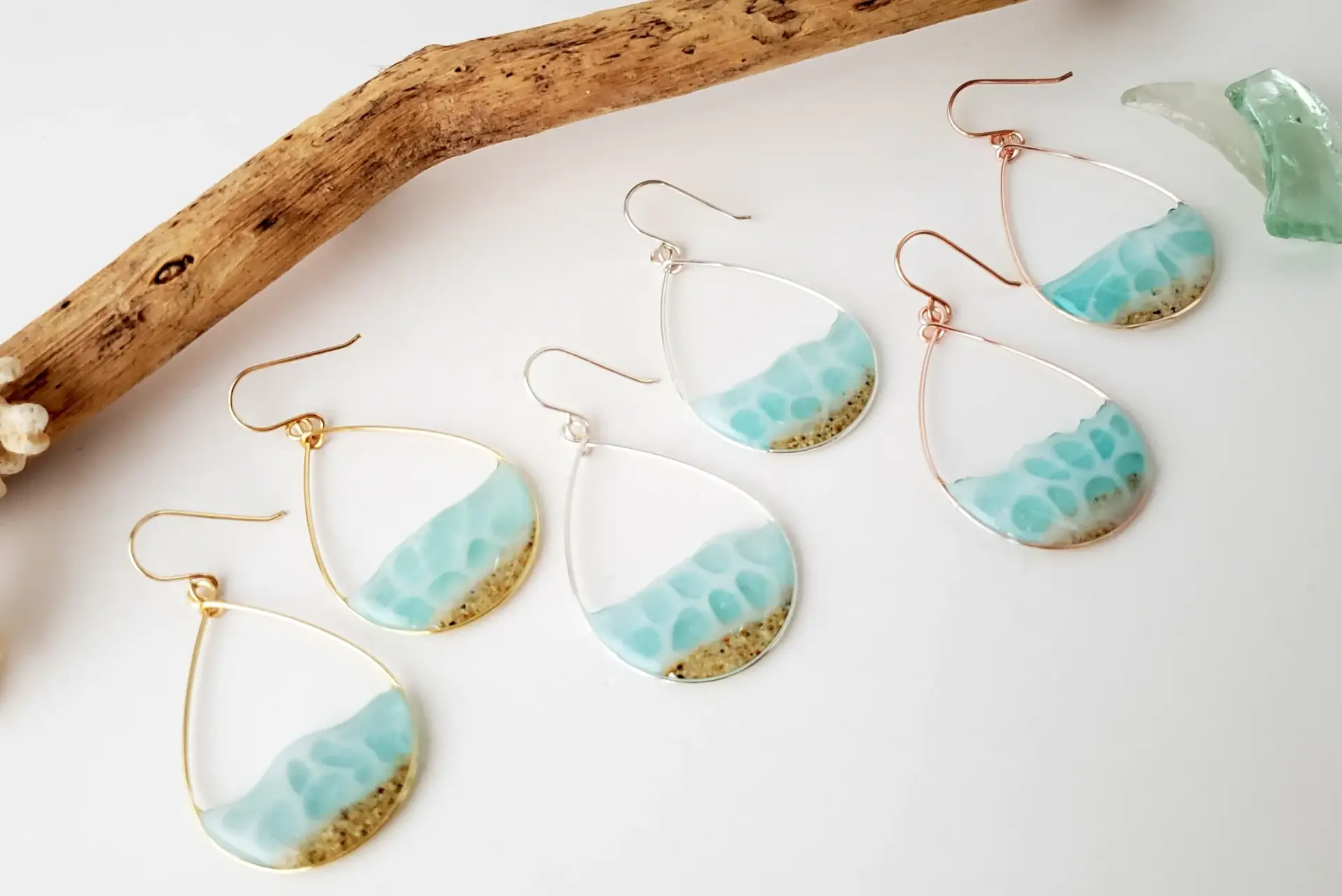 Seafoam water and sand earrings and necklace - Image 3