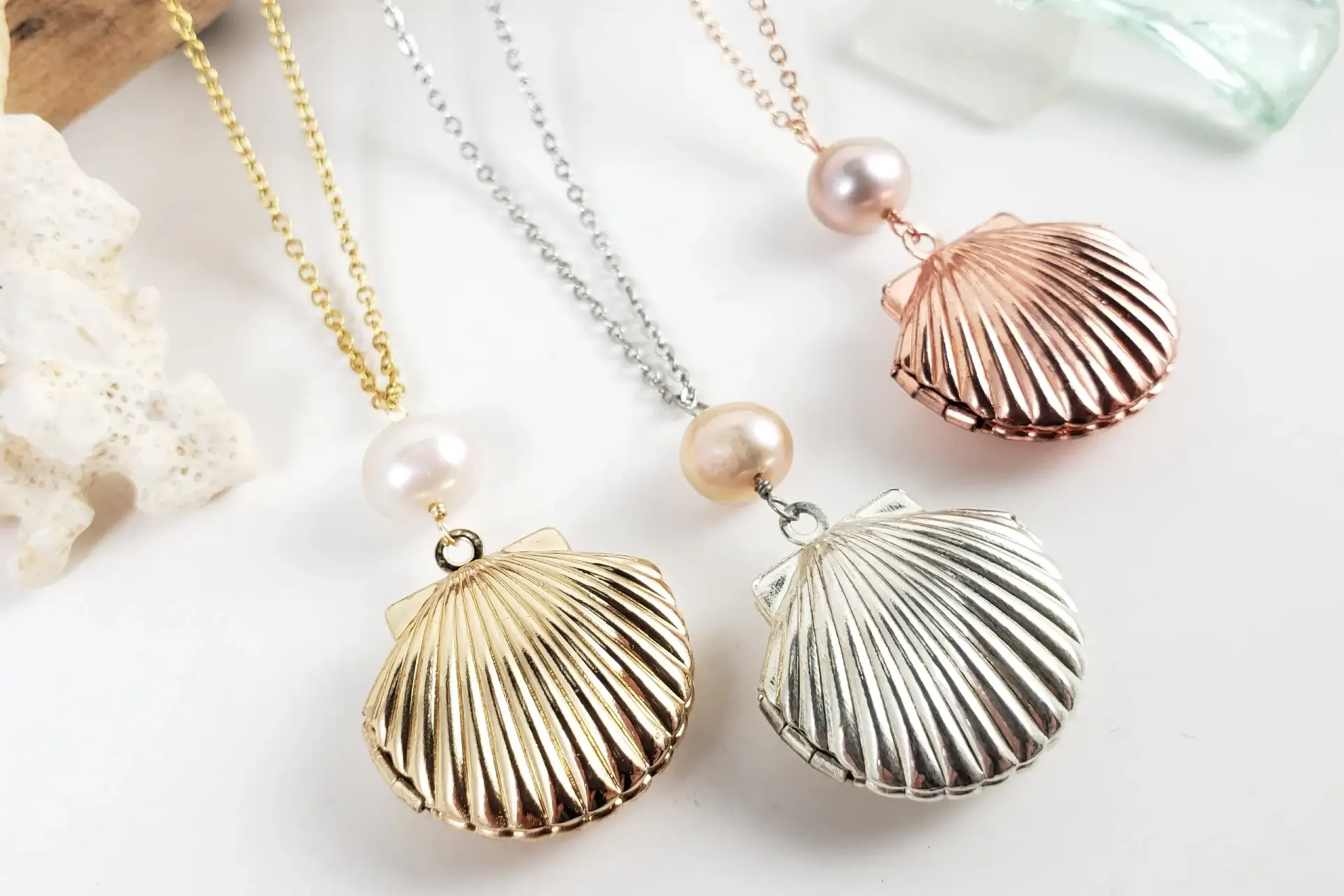 Seashell locket with freshwater pearl necklace - Image 5