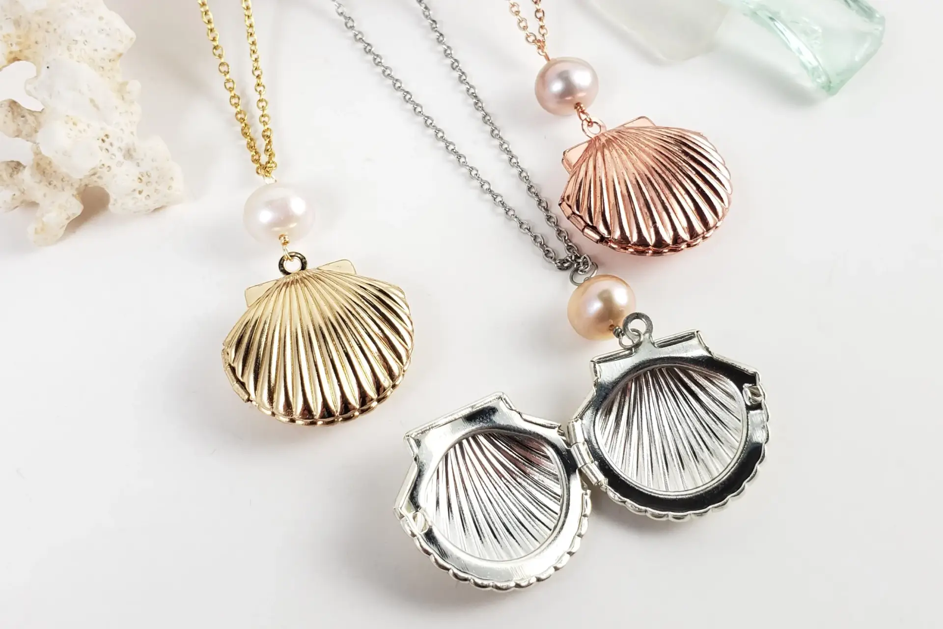 Seashell locket with freshwater pearl necklace - Image 4