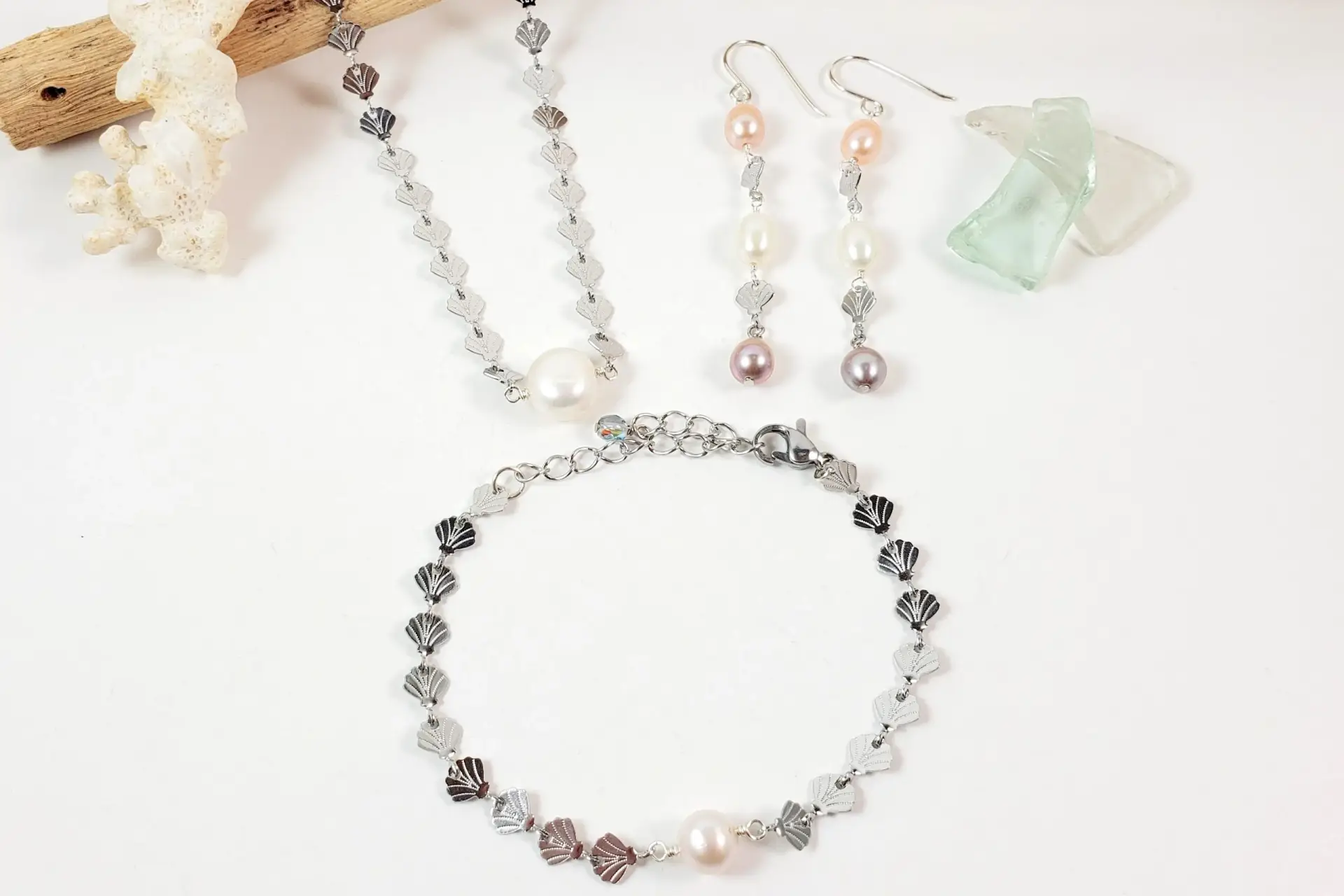 Shell chain and freshwater pearl earrings, necklace, and bracelet - Image 18