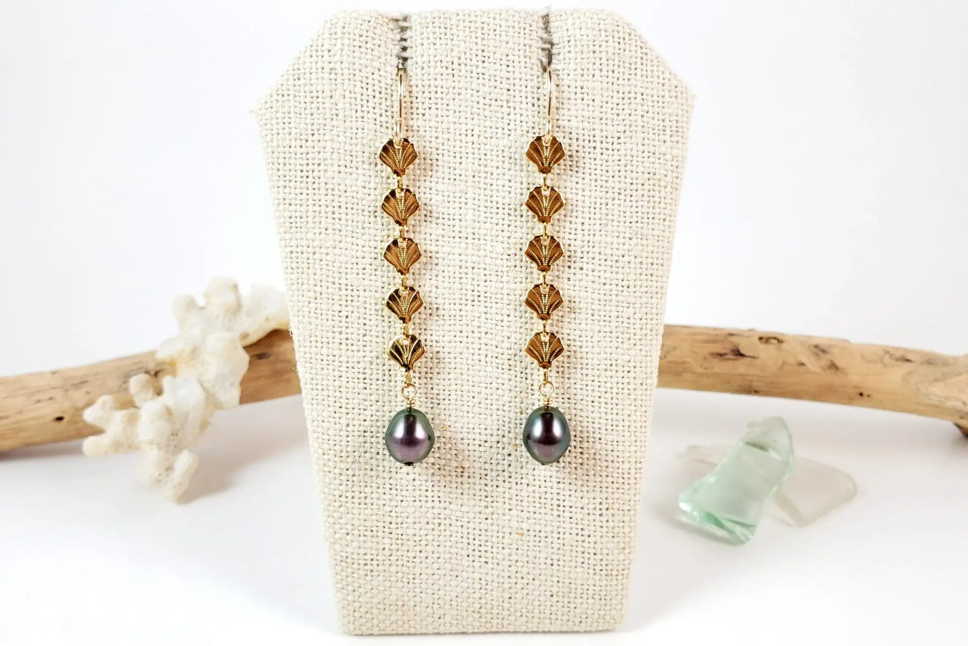 Shell chain and freshwater pearl earrings, necklace, and bracelet - Image 10