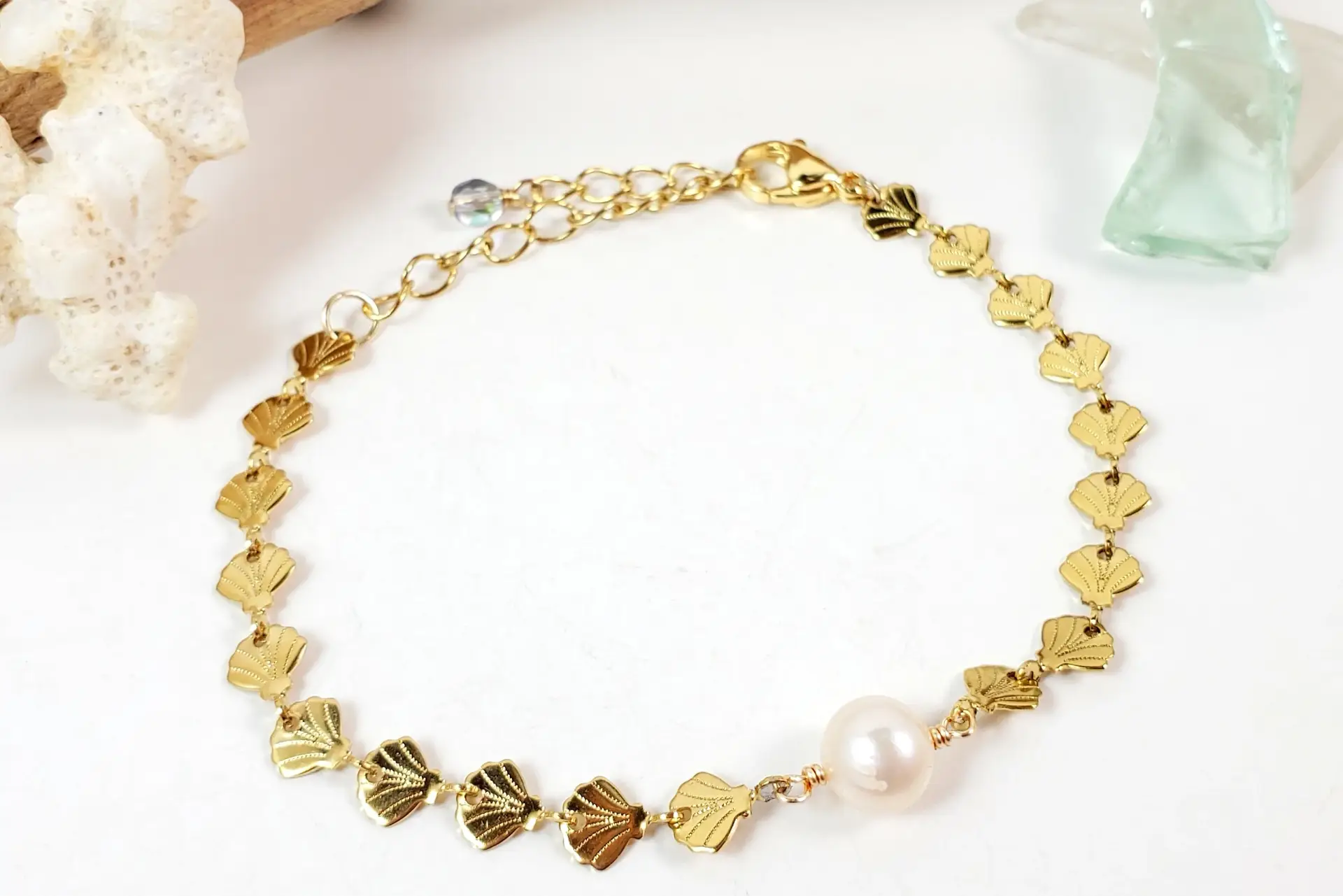 Shell chain and freshwater pearl earrings, necklace, and bracelet - Image 9