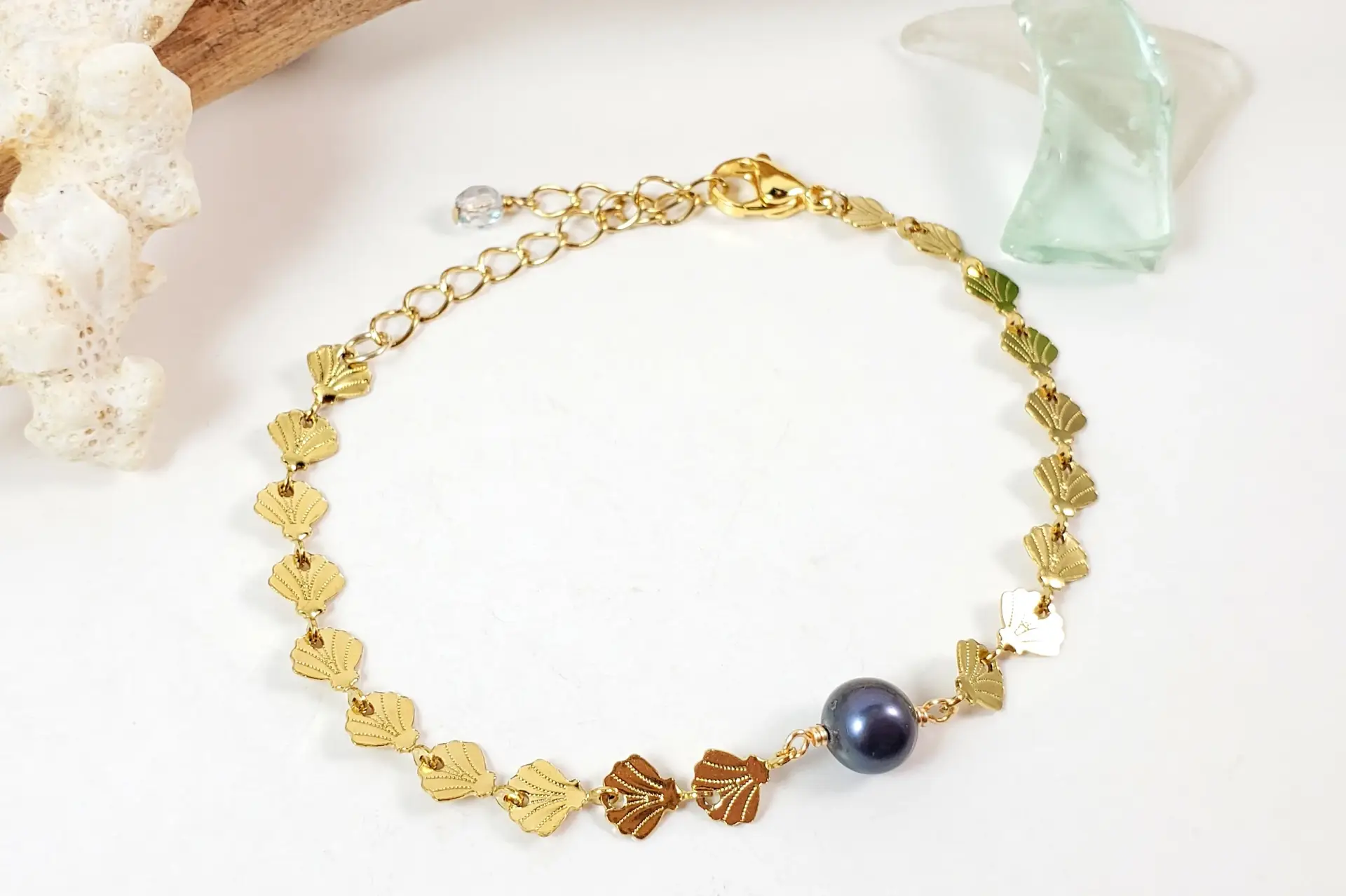 Shell chain and freshwater pearl earrings, necklace, and bracelet - Image 7