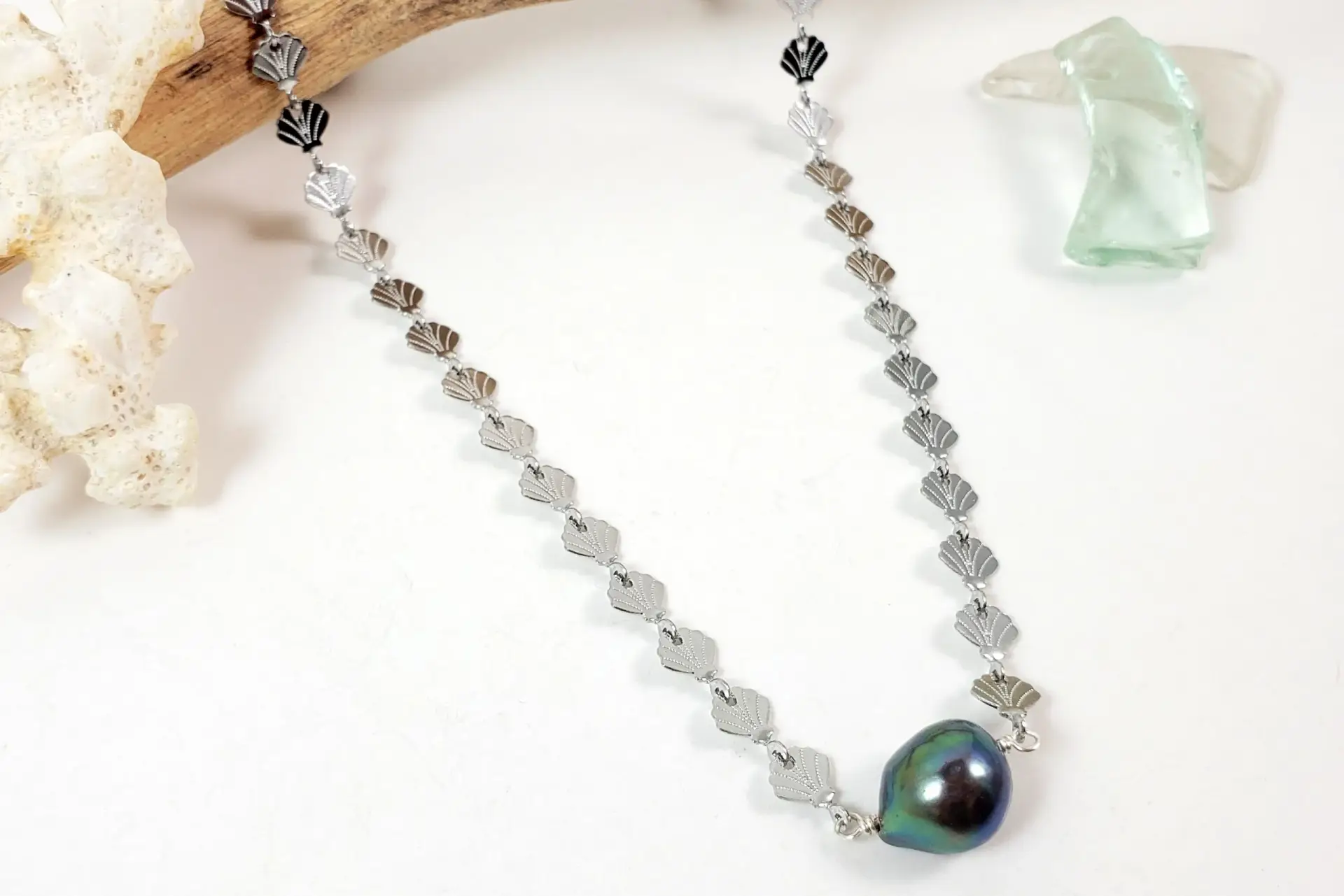 Shell chain and freshwater pearl earrings, necklace, and bracelet - Image 3