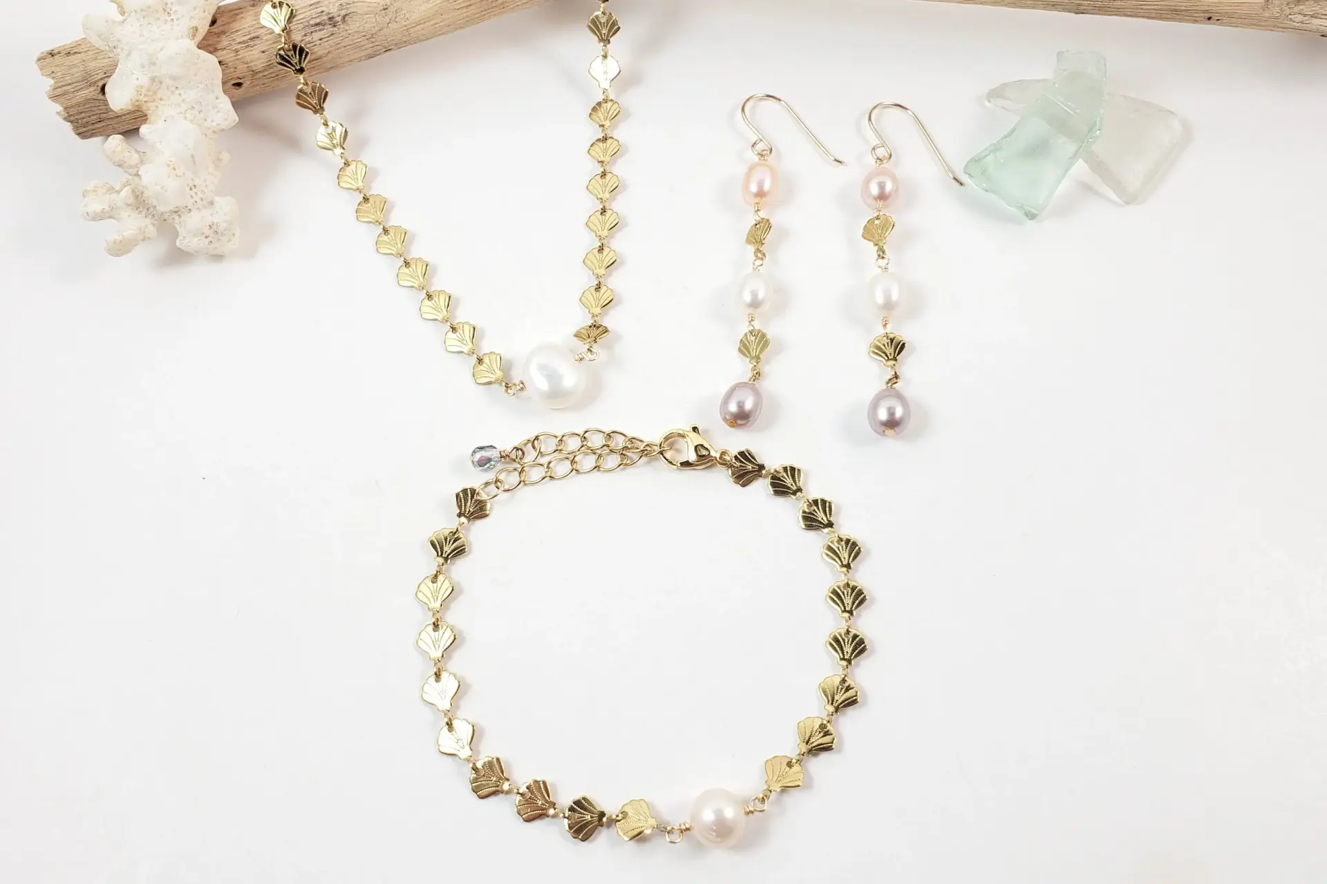 Shell chain and freshwater pearl earrings, necklace, and bracelet - Image 17