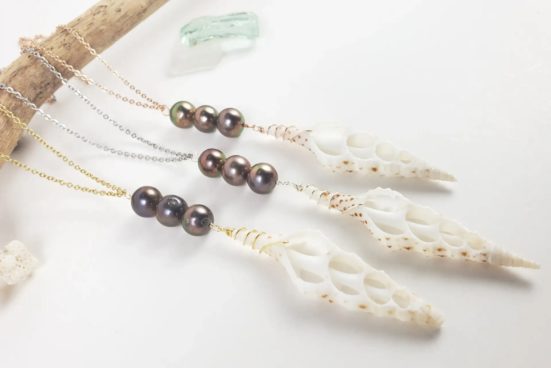 Spiral seashell and freshwater pearl necklace - Image 4