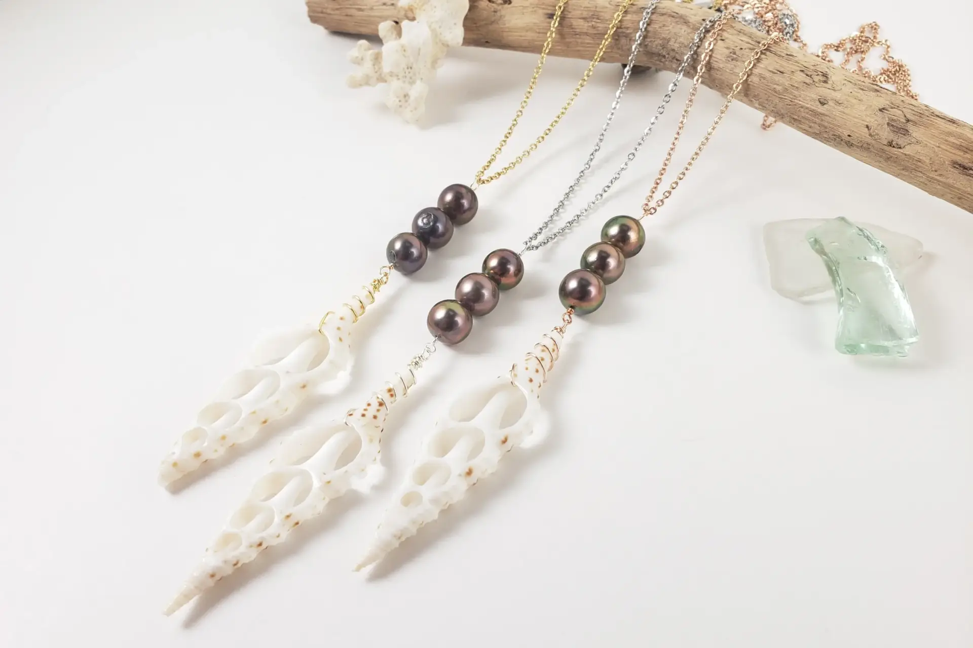 Spiral seashell and freshwater pearl necklace - Image 2