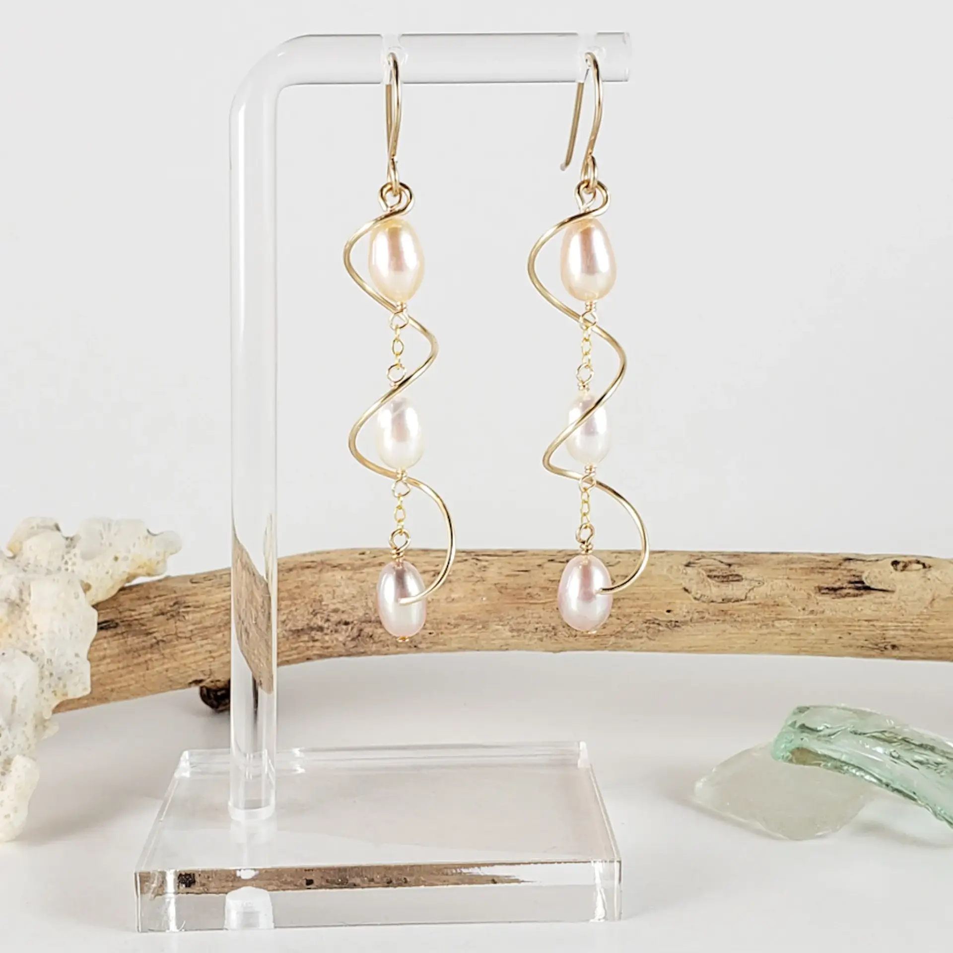 Freshwater pearl spiral earrings - Image 7