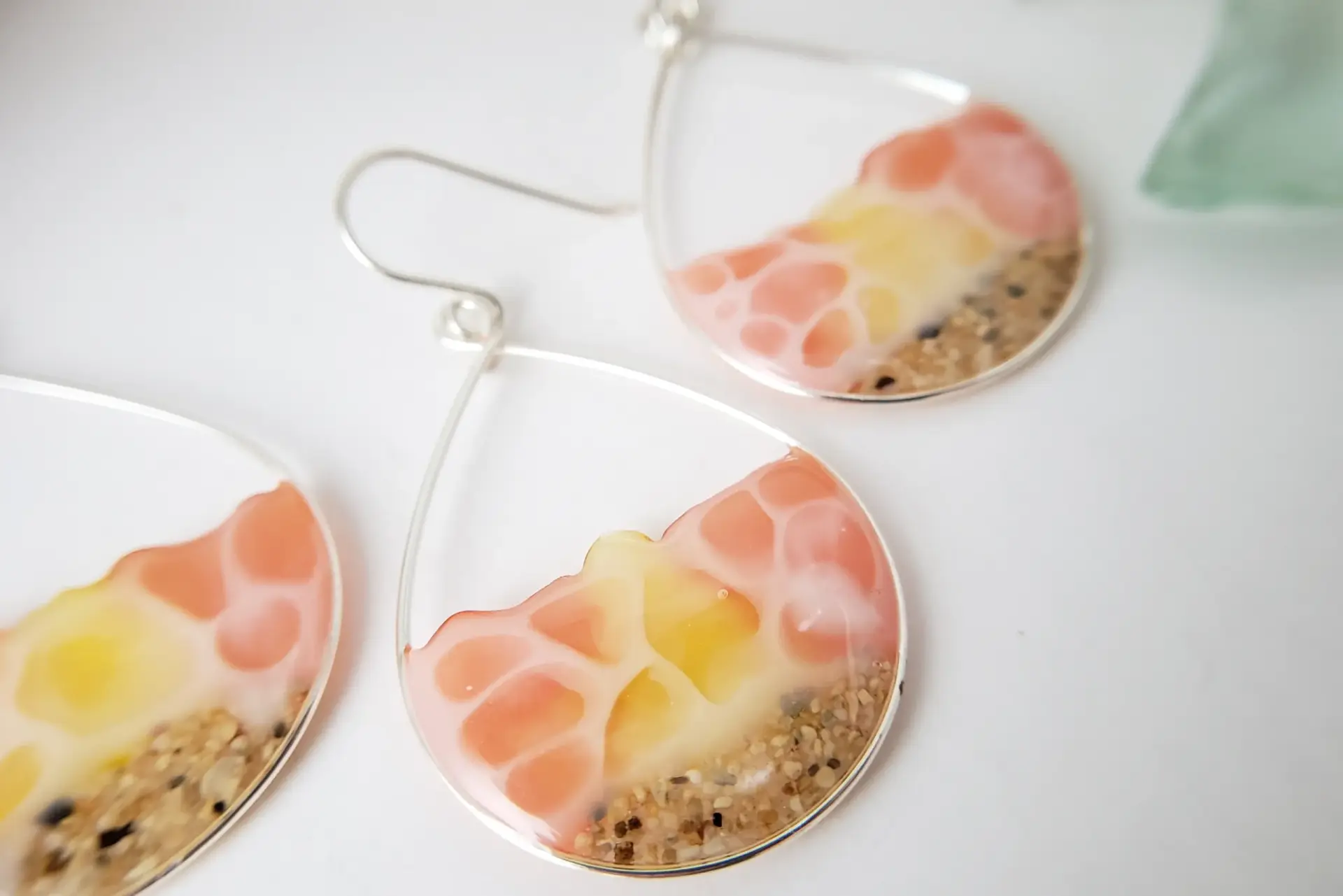 Sunset seafoam earrings and necklace - Image 4