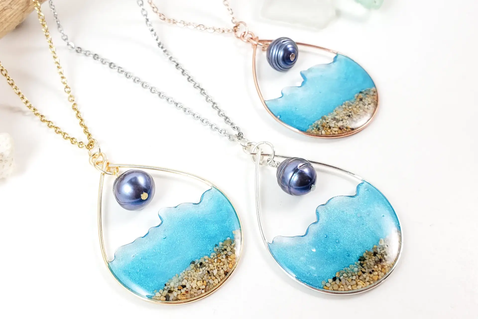 Turquoise water and sand with black pearl earrings and necklace - Image 8