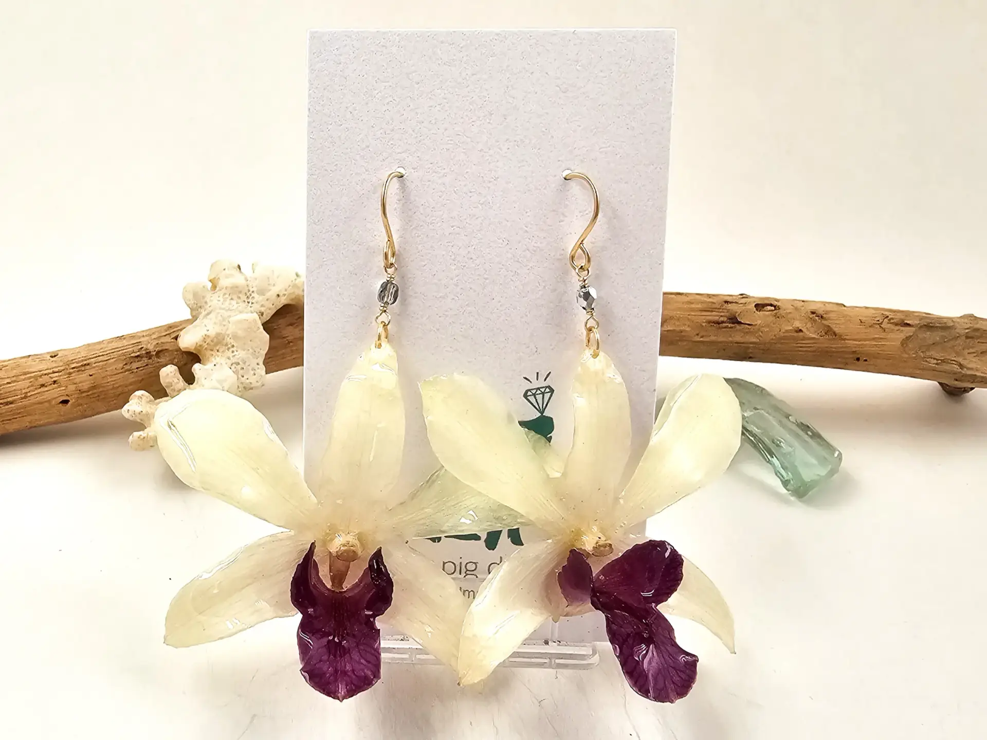 Orchid earrings-Pearl