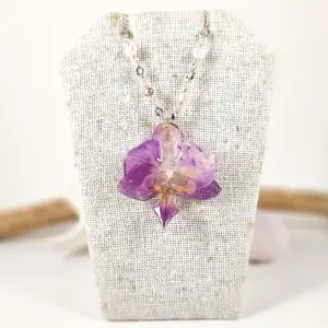 Orchid necklace-Nia