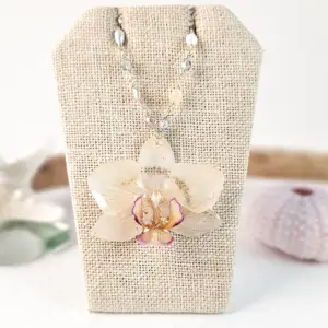 Orchid necklace-Blanche