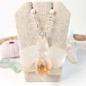 Orchid necklace-Ivory